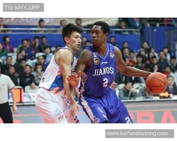 马尚布鲁克斯的篮球之路与职业生涯：从新秀到明星的成长历程