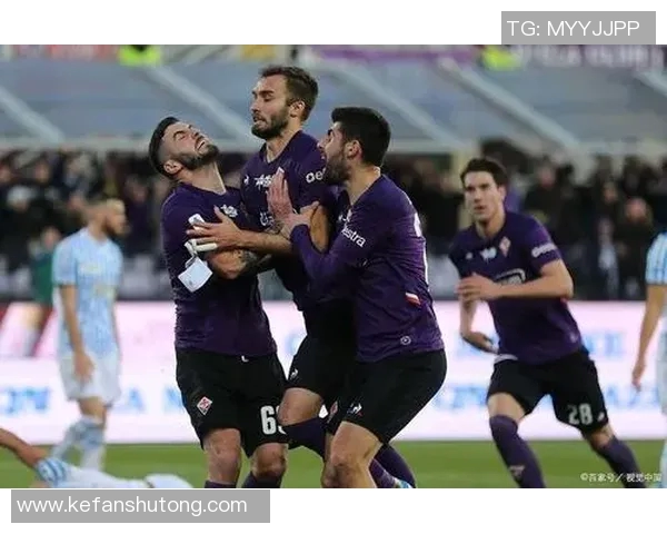 斯帕尔与莱切历史交锋回顾及战绩分析探讨